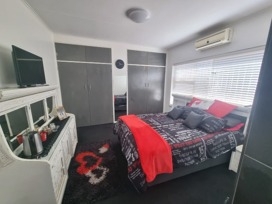 3 Bedroom Property for Sale in Lindequesdrif North West